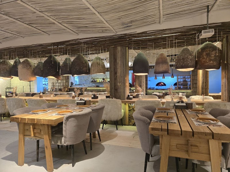 Хата — Restaurant